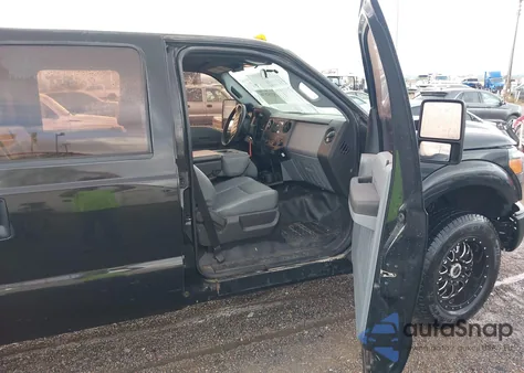 2015 Ford F-250 Xl z USA, uszkodzony, nr VIN 1FT7W2BT6FEA03030